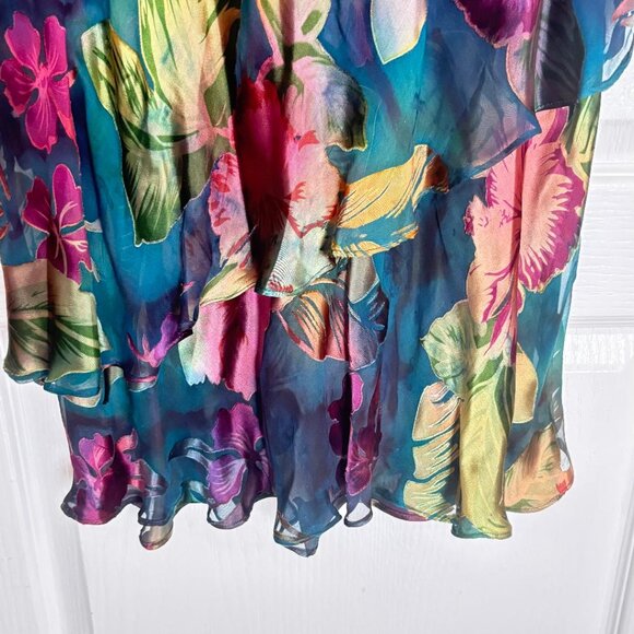 Two Piece Ladies Silk Suit - Picture 5 of 6